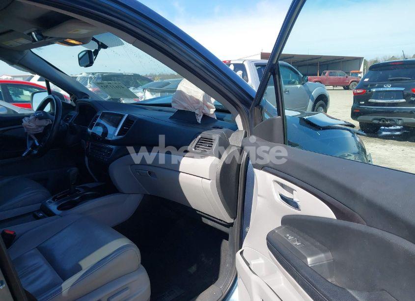 Photo 5 of 2018 Honda Pilot EX-L (VIN 5FNYF6H50JB025276)