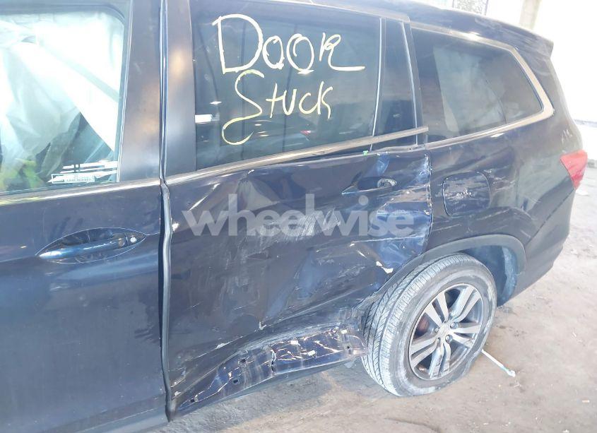 Photo 6 of 2018 Honda Pilot EX-L (VIN 5FNYF6H50JB031191)