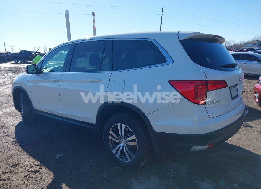 Photo 3 of 2018 Honda Pilot EX-L (VIN 5FNYF6H50JB049819)