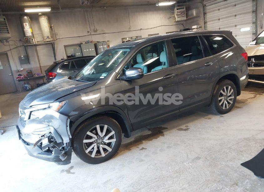 Photo 2 of 2019 Honda Pilot EX-L (VIN 5FNYF6H50KB035548)