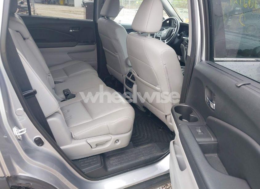 Photo 8 of 2021 Honda Pilot AWD EX-L (VIN 5FNYF6H50MB063465)