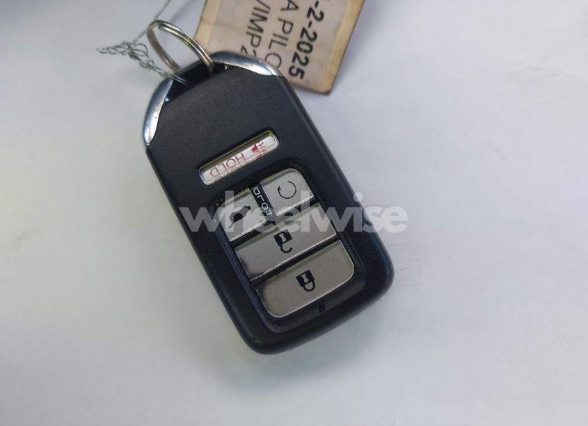 Photo 11 of 2016 Honda Pilot EX-L (VIN 5FNYF6H51GB036456)