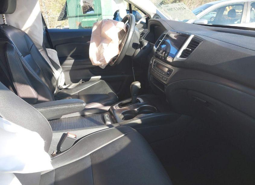 Photo 5 of 2016 Honda Pilot EX-L (VIN 5FNYF6H51GB076777)