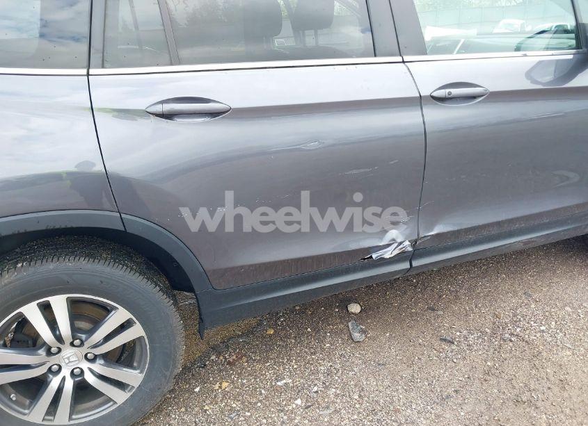 Photo 6 of 2016 Honda Pilot EX-L (VIN 5FNYF6H51GB097337)