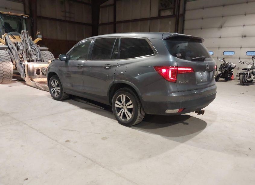 Photo 3 of 2016 Honda Pilot EX-L (VIN 5FNYF6H51GB103850)