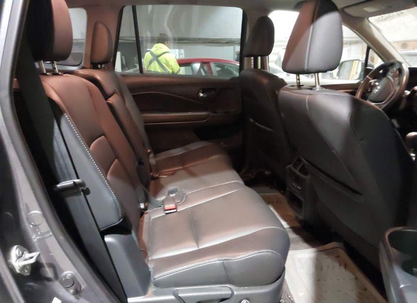 Photo 8 of 2016 Honda Pilot EX-L (VIN 5FNYF6H51GB103850)