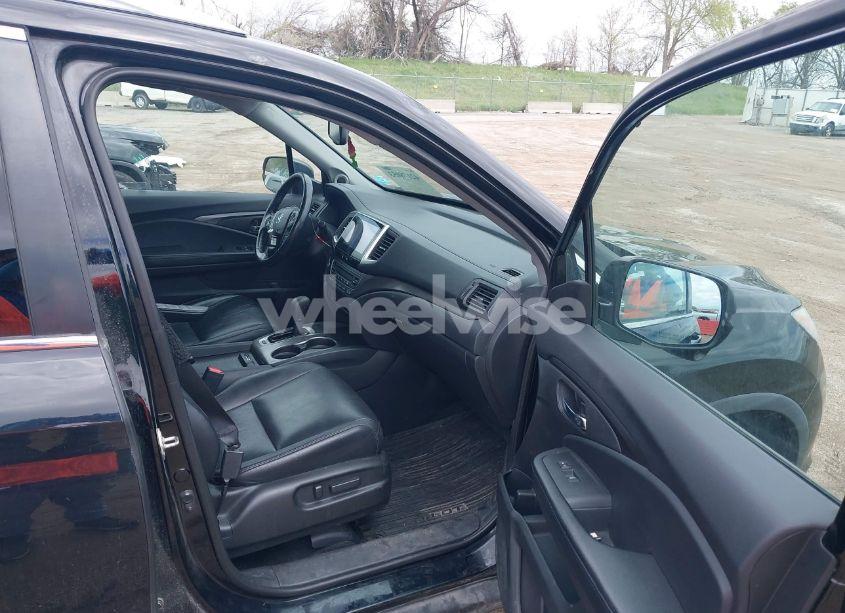 Photo 5 of 2017 Honda Pilot EX-L (VIN 5FNYF6H51HB045854)