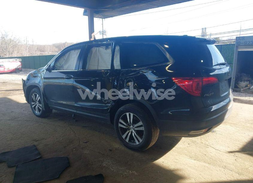 Photo 3 of 2018 Honda Pilot EX-L (VIN 5FNYF6H51JB029417)