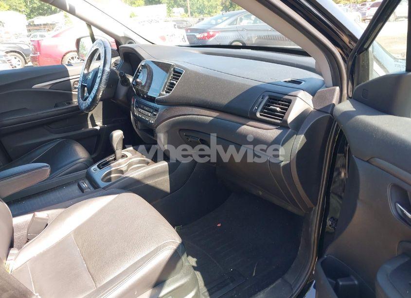 Photo 5 of 2019 Honda Pilot EX-L (VIN 5FNYF6H51KB025076)