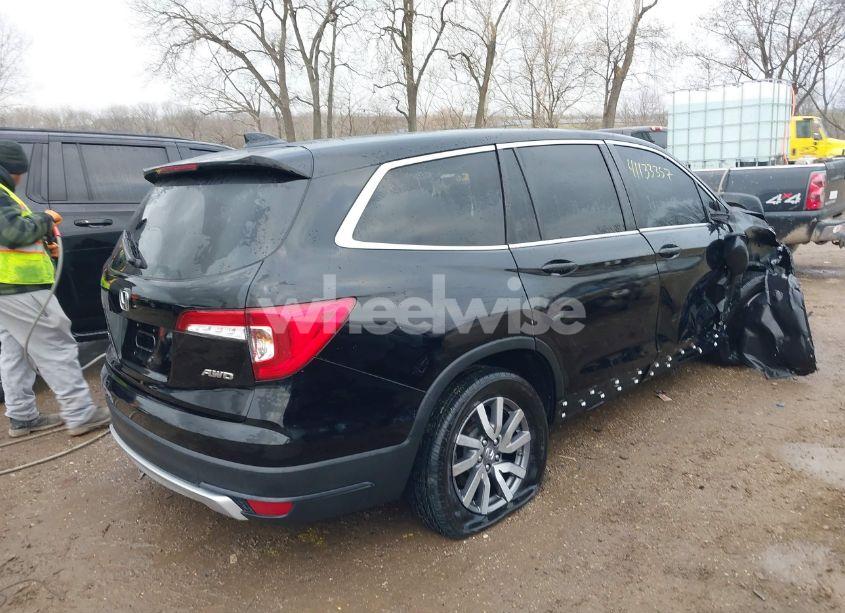 Photo 4 of 2021 Honda Pilot AWD EX-L (VIN 5FNYF6H51MB072806)