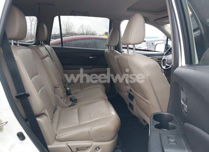 Photo 8 of 2016 Honda Pilot EX-L (VIN 5FNYF6H52GB061608)