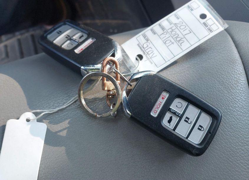 Photo 11 of 2017 Honda Pilot EX-L (VIN 5FNYF6H52HB014712)