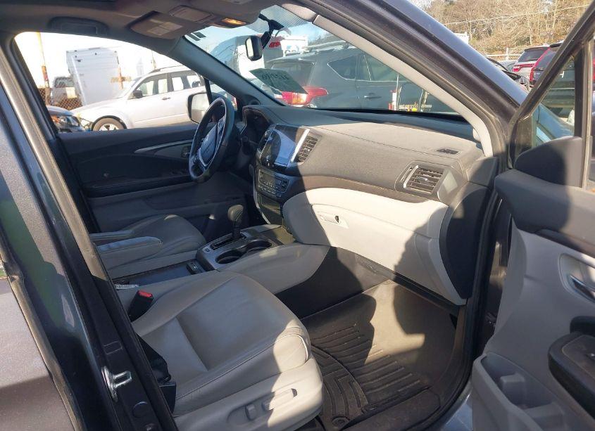 Photo 5 of 2017 Honda Pilot EX-L (VIN 5FNYF6H52HB014712)