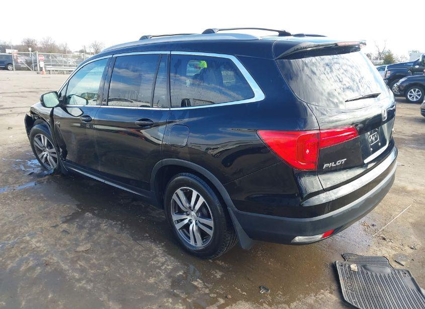 Photo 3 of 2017 Honda Pilot EX-L (VIN 5FNYF6H52HB033874)