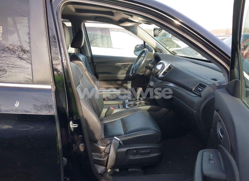 Photo 5 of 2018 Honda Pilot EX-L (VIN 5FNYF6H52JB054827)