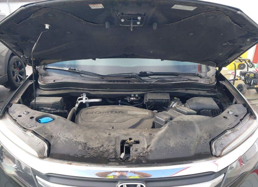 Photo 10 of 2018 Honda Pilot EX-L (VIN 5FNYF6H52JB067299)