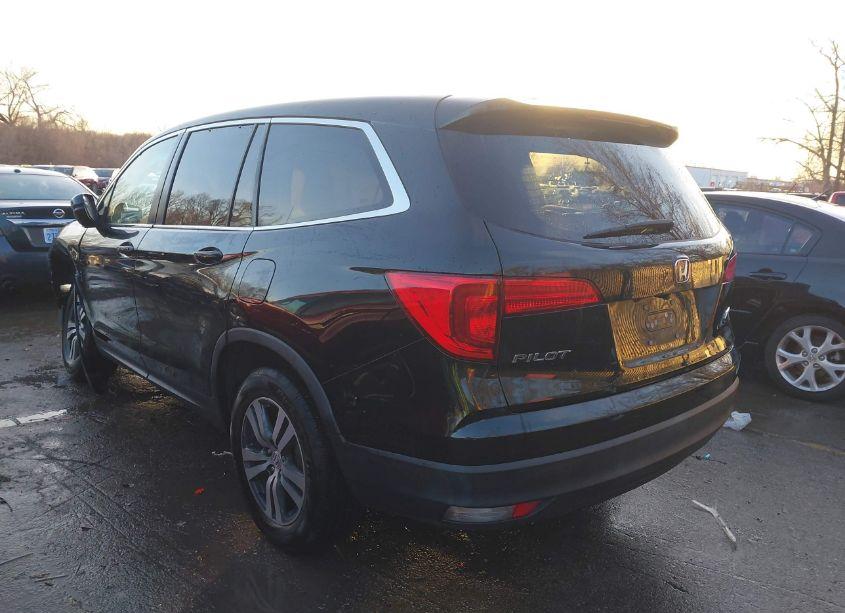 Photo 3 of 2016 Honda Pilot EX-L (VIN 5FNYF6H53GB012739)