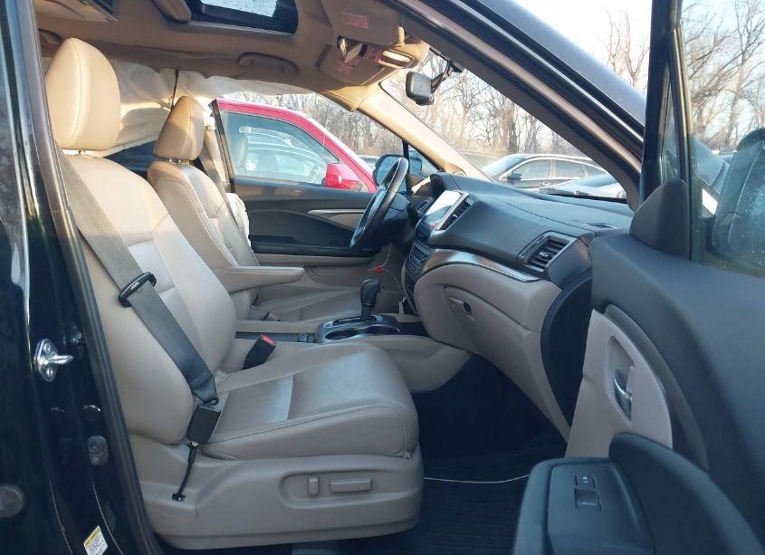 Photo 5 of 2016 Honda Pilot EX-L (VIN 5FNYF6H53GB012739)