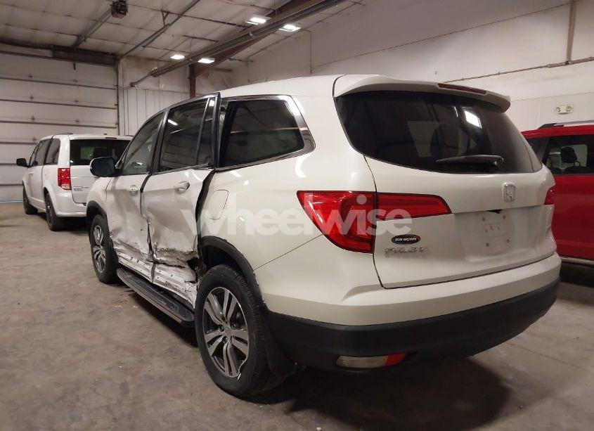 Photo 3 of 2016 Honda Pilot EX-L (VIN 5FNYF6H53GB070558)