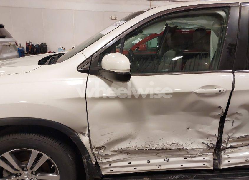 Photo 6 of 2016 Honda Pilot EX-L (VIN 5FNYF6H53GB070558)