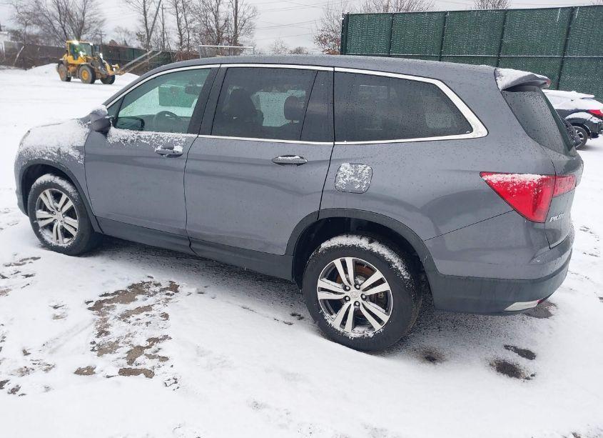 Photo 3 of 2016 Honda Pilot EX-L (VIN 5FNYF6H53GB125915)