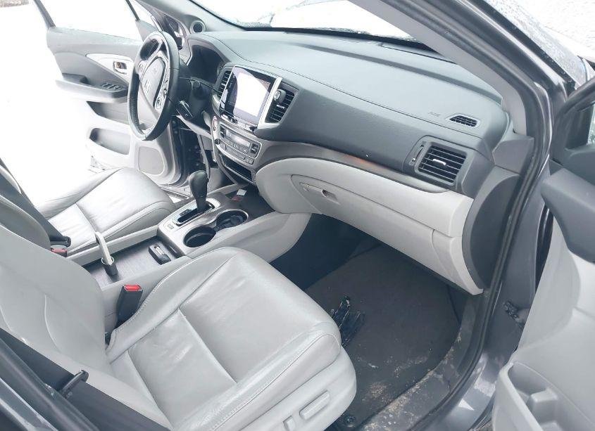 Photo 5 of 2016 Honda Pilot EX-L (VIN 5FNYF6H53GB125915)