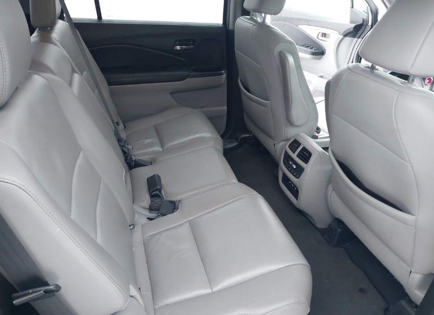 Photo 8 of 2016 Honda Pilot EX-L (VIN 5FNYF6H53GB125915)