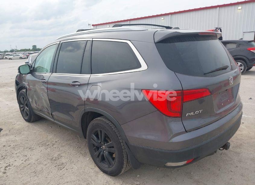 Photo 3 of 2017 Honda Pilot EX-L (VIN 5FNYF6H53HB038128)