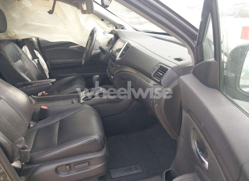 Photo 5 of 2017 Honda Pilot EX-L (VIN 5FNYF6H53HB038128)