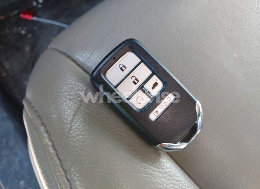 Photo 11 of 2018 Honda Pilot EX-L (VIN 5FNYF6H53JB000890)