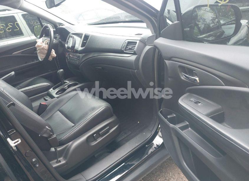 Photo 5 of 2018 Honda Pilot EX-L (VIN 5FNYF6H53JB009282)
