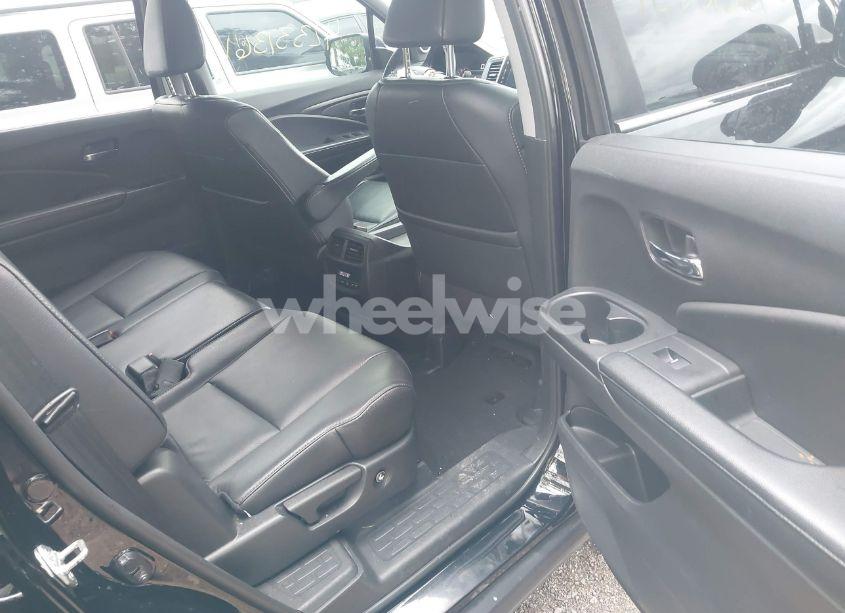 Photo 8 of 2018 Honda Pilot EX-L (VIN 5FNYF6H53JB009282)