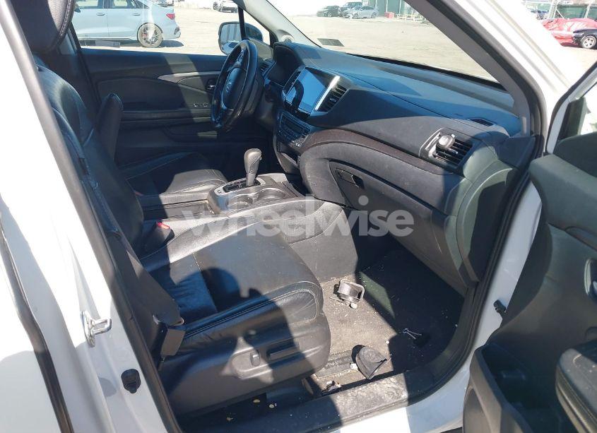 Photo 5 of 2018 Honda Pilot EX-L (VIN 5FNYF6H53JB029483)