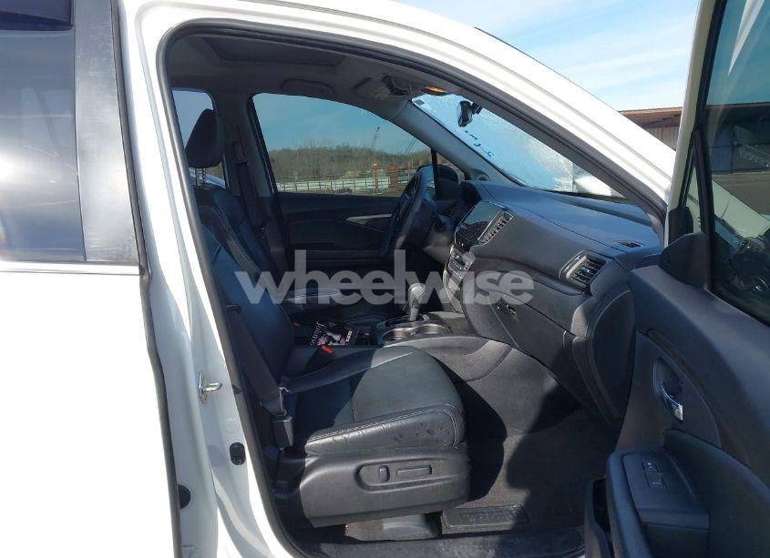 Photo 5 of 2019 Honda Pilot EX-L (VIN 5FNYF6H53KB044339)