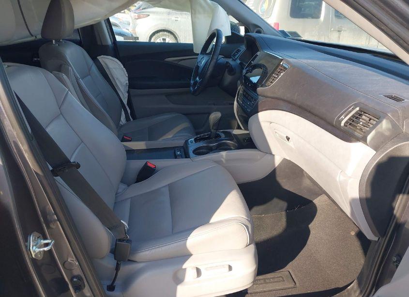 Photo 5 of 2019 Honda Pilot EX-L (VIN 5FNYF6H53KB070259)