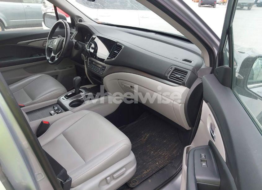 Photo 5 of 2019 Honda Pilot EX-L (VIN 5FNYF6H53KB074943)