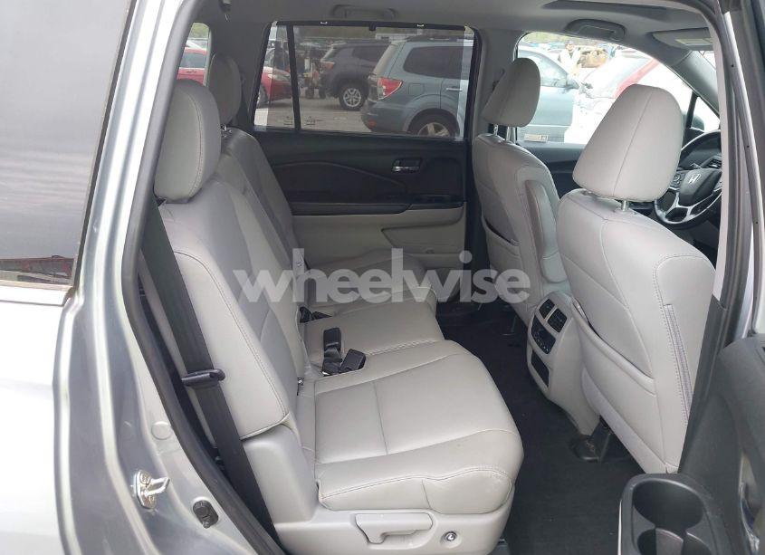 Photo 8 of 2019 Honda Pilot EX-L (VIN 5FNYF6H53KB074943)