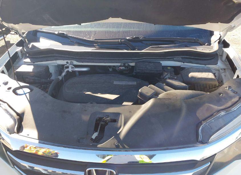 Photo 10 of 2018 Honda Pilot EX-L (VIN 5FNYF6H54JB055168)