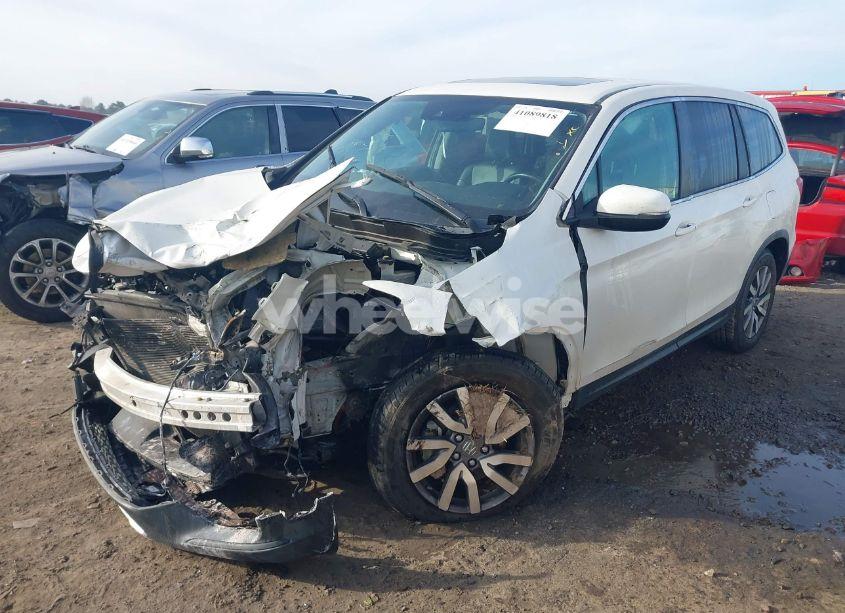 Photo 2 of 2019 Honda Pilot EX-L (VIN 5FNYF6H54KB002228)