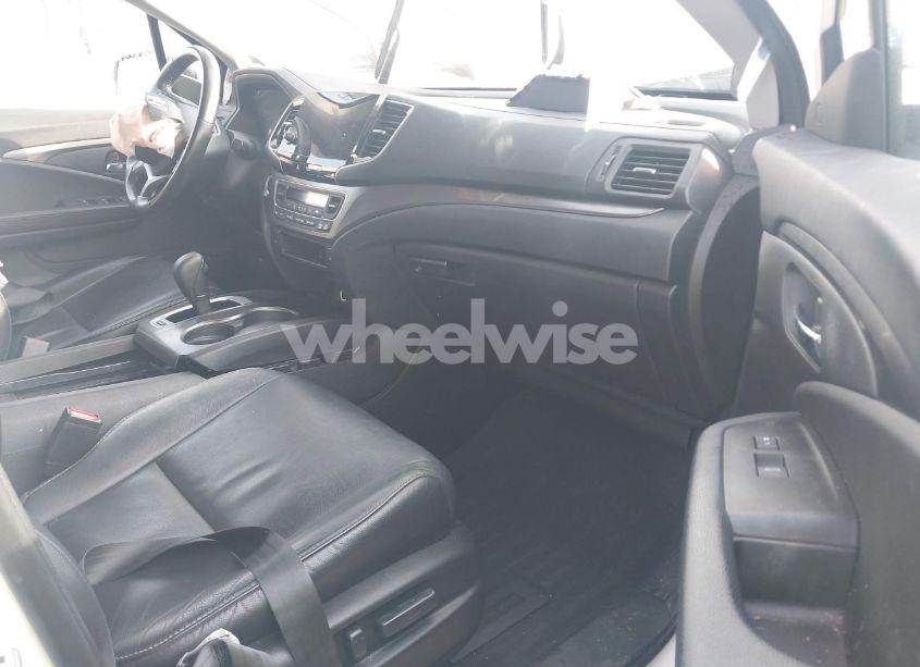 Photo 5 of 2019 Honda Pilot EX-L (VIN 5FNYF6H54KB002228)