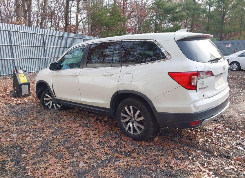 Photo 3 of 2019 Honda Pilot EX-L (VIN 5FNYF6H54KB045774)