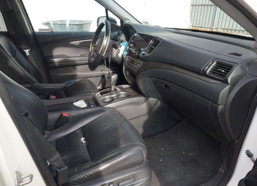 Photo 5 of 2019 Honda Pilot EX-L (VIN 5FNYF6H54KB045774)