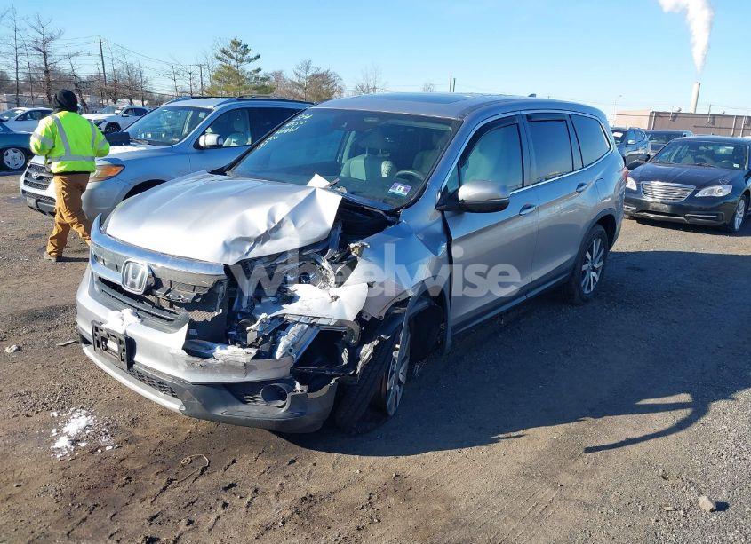 Photo 2 of 2019 Honda Pilot EX-L (VIN 5FNYF6H54KB097860)