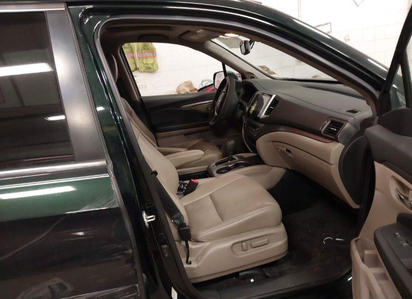 Photo 5 of 2016 Honda Pilot EX-L (VIN 5FNYF6H55GB006165)