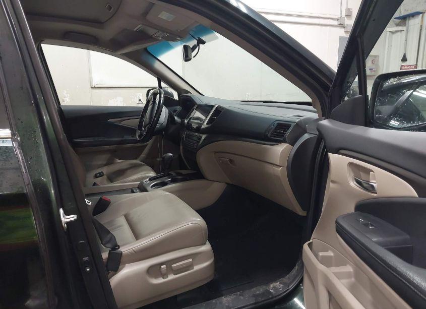 Photo 5 of 2016 Honda Pilot EX-L (VIN 5FNYF6H55GB020020)