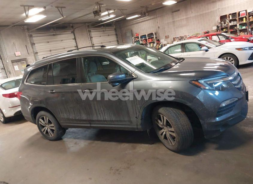 Photo 13 of 2016 Honda Pilot EX-L (VIN 5FNYF6H55GB103141)