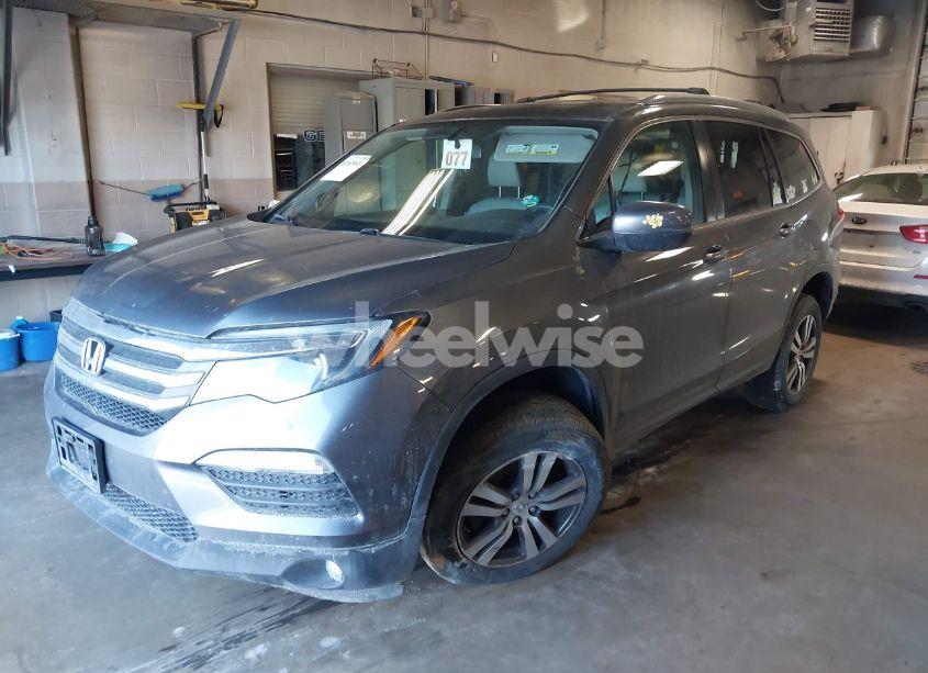 Photo 2 of 2016 Honda Pilot EX-L (VIN 5FNYF6H55GB103141)