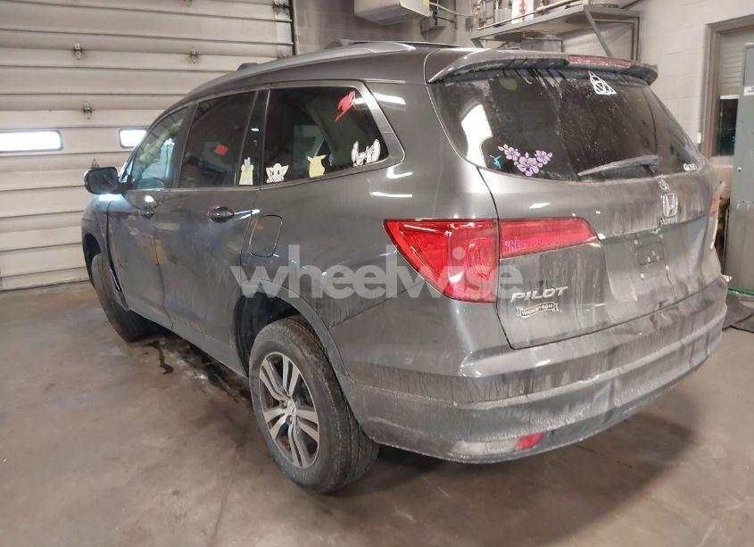 Photo 3 of 2016 Honda Pilot EX-L (VIN 5FNYF6H55GB103141)