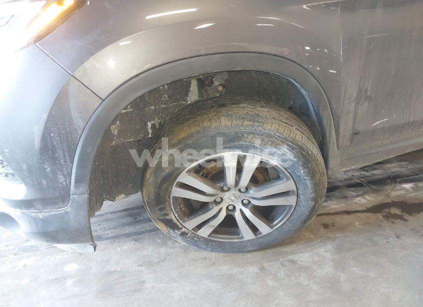 Photo 6 of 2016 Honda Pilot EX-L (VIN 5FNYF6H55GB103141)