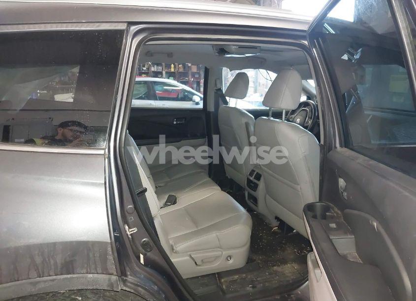 Photo 8 of 2016 Honda Pilot EX-L (VIN 5FNYF6H55GB103141)